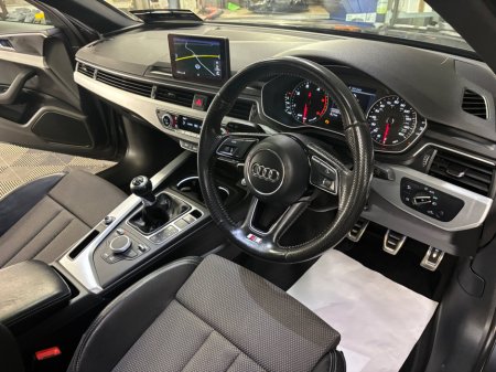 2016 Audi A4 2.0TDI 122HP S tronic Attraction Ultra €14,950 thumbnail