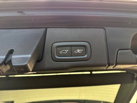 2023 Volvo XC60 - thumbnail 22