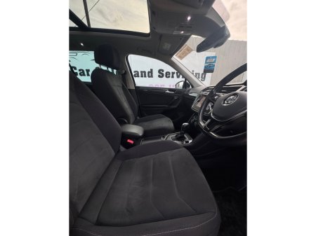 2018 Volkswagen Tiguan - thumbnail 12