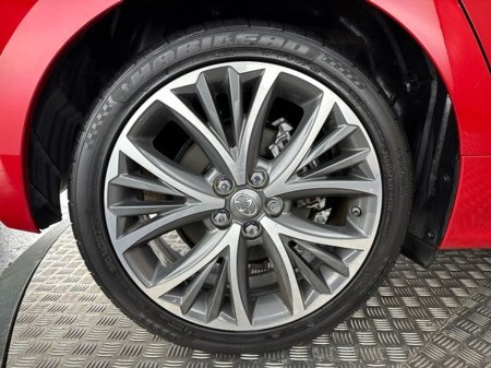 2024 Toyota Yaris HYBRID PLATINUM *TOP SPEC* €28,950 thumbnail