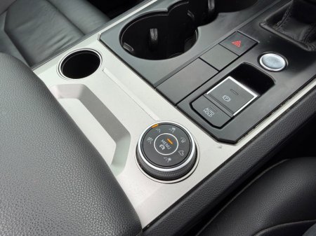 2021 Volkswagen Touareg - thumbnail 14