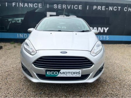 2015 Ford Fiesta - thumbnail 2