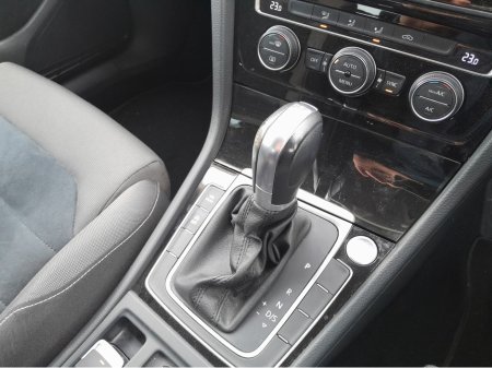 2015 Volkswagen Golf 1.4 Highline €13,950 thumbnail