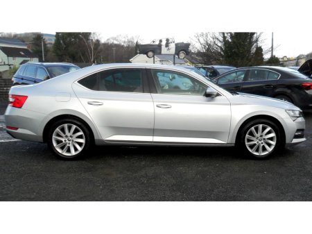 2022 Skoda Superb - view 4