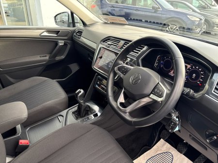 2023 Volkswagen Tiguan Allspace 2.0 TDI 122HP Life €31,975 thumbnail
