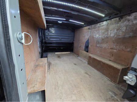 2018 Nissan NV300 - thumbnail 11