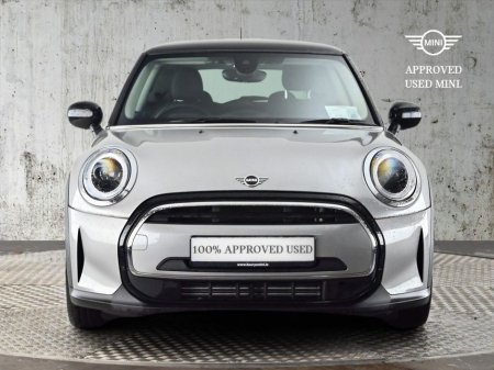 2024 MINI Hatch 3-Door Cooper Classic €29,900 thumbnail