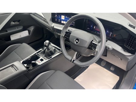 2025 Opel Astra 5 DR HATCH SC 1.2I 110PS PETROL €27,950 thumbnail