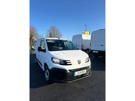 2025 Peugeot Partner PRO PLUS 1.5 HDI 100 65 €25,095