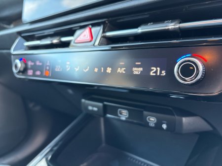 2025 Kia Niro HEV SEM €36,950 thumbnail