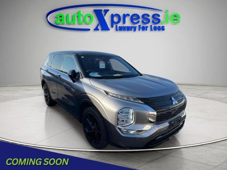 2023 Mitsubishi Outlander PHEV 4WD BLACK EDITION, Low mileage, reversing camera
