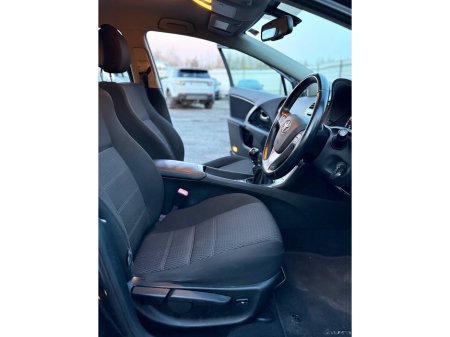 2012 Toyota Avensis - thumbnail 27