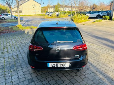 2015 Volkswagen Golf  €17,950