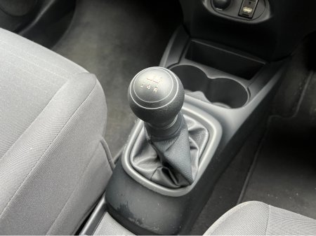 2015 Toyota Yaris TERRA 1.0 PETROL €8,950 thumbnail