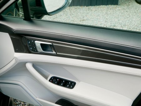 2023 Porsche Panamera - thumbnail 18