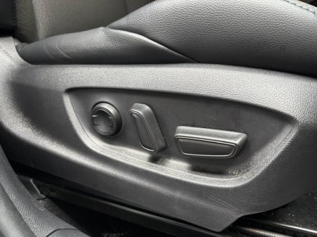 2024 Toyota Corolla Cross - thumbnail 3