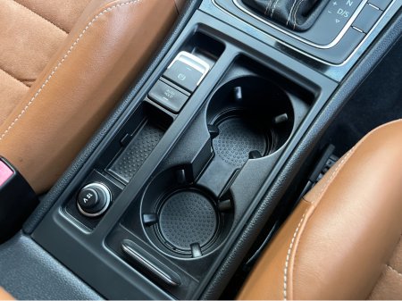 2014 Volkswagen Golf EDITION 40 AUTOMATIC 1.4 PETROL //HALF LEATHER SEATS//HEATED SEATS//REVERSE CAMERA//ADAPTIVE CRUISE CONTROL//KEYLESS ENTRY// €13,950 thumbnail