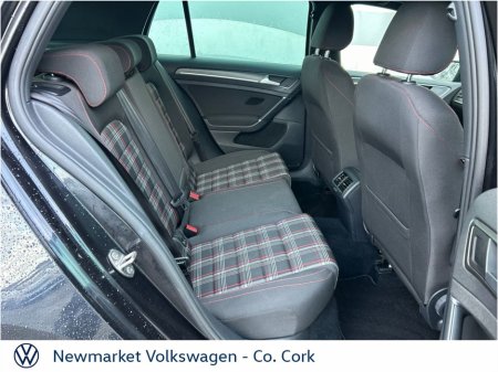 2020 Volkswagen Golf - view 4