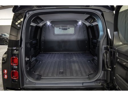 2023 Land Rover Defender - thumbnail 13