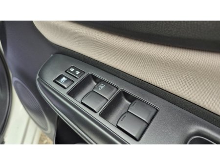 2017 Nissan Note Nissan Note Epower 1.2 Petrol Hybrid 2017 €10,950 thumbnail