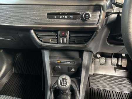 2025 Ford Courier TREND 1.5L ECOBLUE 100PS M6 FW €18,300 thumbnail