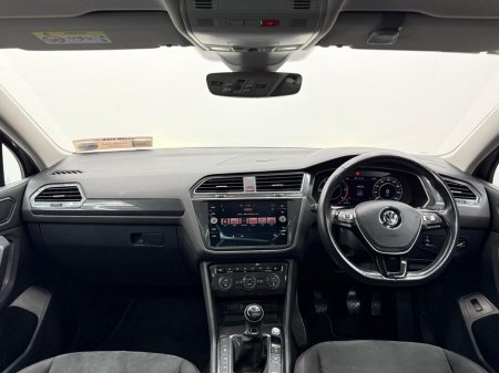 2018 Volkswagen Tiguan - thumbnail 8