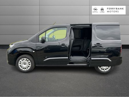 2026 Opel Combo Sportive €24,182 thumbnail