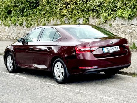 2016 Skoda Superb - thumbnail 7