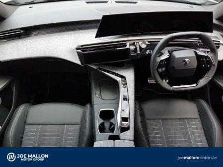 2026 Peugeot 5008 BEV 73kwh 210hp GT €62,395