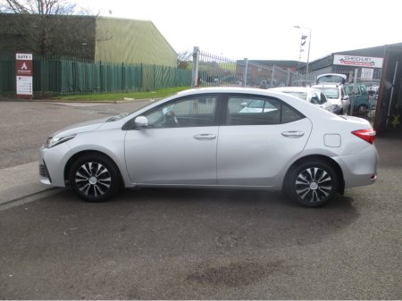 2017 Toyota Corolla 1.33 TERRA 4DR €11,500