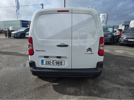 2023 Citroen Berlingo - view 4