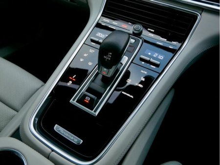 2023 Porsche Panamera - thumbnail 28