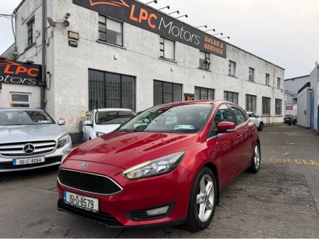 2015 Ford Focus - view 3