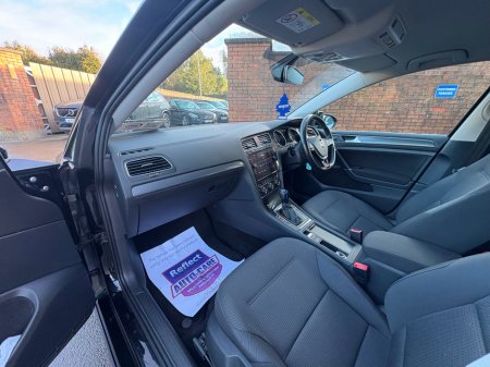 2020 Volkswagen Golf E Golf Elec 136PS 5DR Auto €15,950 thumbnail