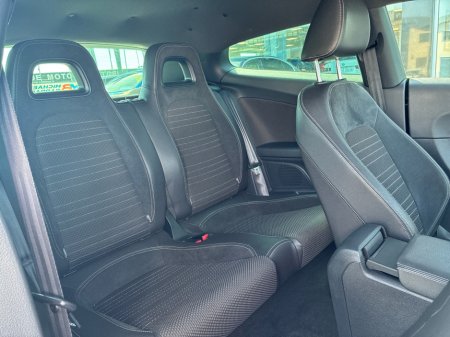 2013 Volkswagen Scirocco - thumbnail 10