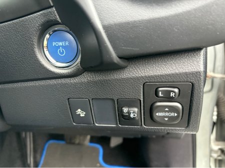 2017 Toyota Auris HYBRID LUNA *Full Toyota Service History…AA Approved…Irish Car* €13,950 thumbnail