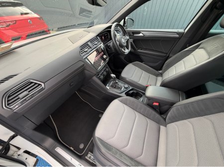 2019 Volkswagen Tiguan R-LINE 4WD - 2.0L DIESEL - AUTO - 12M WARRANTY - CAR: 1724 €32,950 thumbnail
