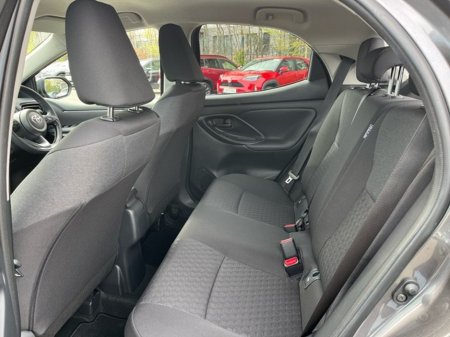 2023 Toyota Yaris - thumbnail 7