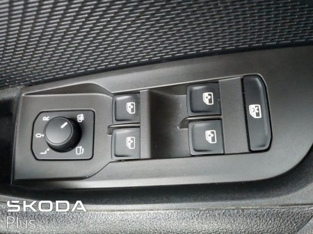 2023 Skoda Octavia STYLE 1.0TSI 110HP €27,950 thumbnail