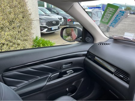 2020 Mitsubishi Outlander - thumbnail 16