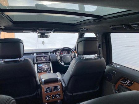 2020 Land Rover Range Rover RANGE ROVER P400e AUTOBIOGRAPHY €53,995 thumbnail