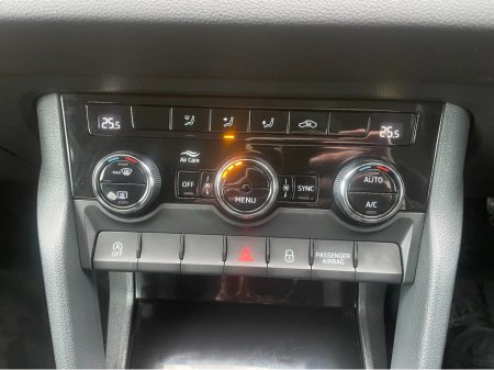 2019 Skoda Karoq AMBITION 1.6 TDI 115HP 4DR €21,250 thumbnail