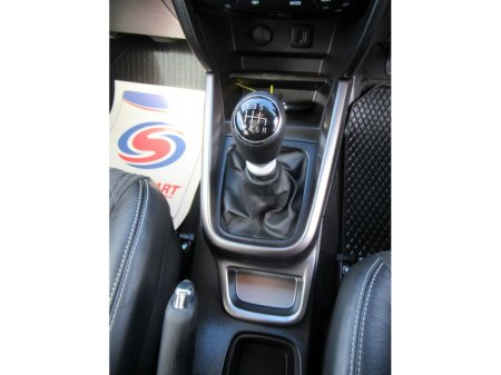 2023 Suzuki Vitara - view 3