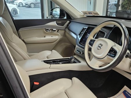 2019 Volvo XC90 B5 (235hp) AWD Momentum Pro Auto €39,950 thumbnail