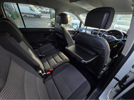 2016 Volkswagen Touran ( 162 REG ) 1.4 TSI 7 SEATER CARPLAY ANDROID AUTO LARGE TOUCH SCREEN - SPECIALISING IN IMPORTS OF GERMAN AUTOMATIC HI SPEC €16,950 thumbnail