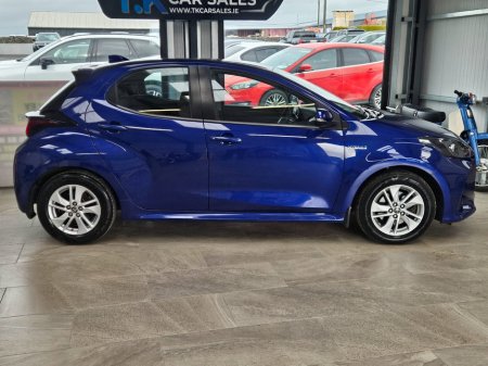 2021 Toyota Yaris - thumbnail 2