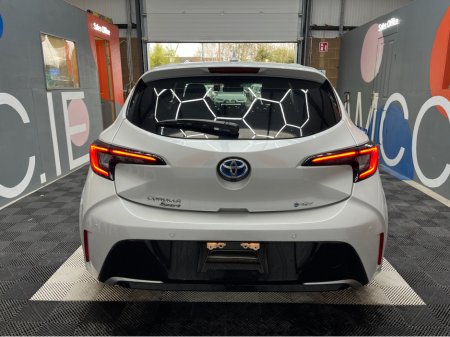 2025 Toyota Corolla - thumbnail 3