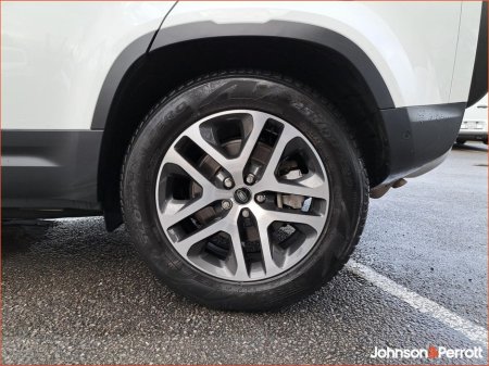 2025 Land Rover Defender - thumbnail 15