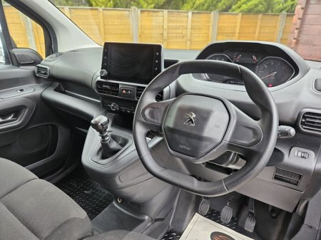 2023 Peugeot Partner - thumbnail 23