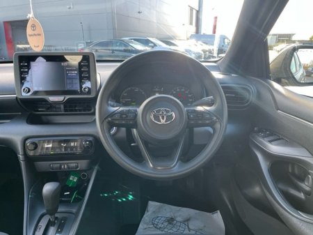 2021 Toyota Yaris YARIS 1.5 HYBRID €18,950 thumbnail